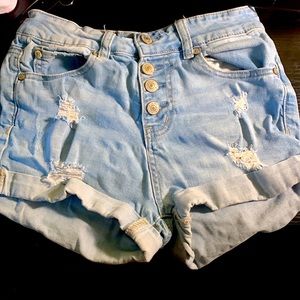 These are enjeans barely wore them took good care of them